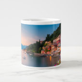 海岸線 |イタリア,ロンバルディア,バレナ ジャンボコーヒーマグカップ (正面)