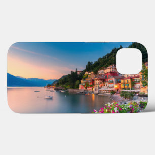 海岸線  イタリア，ロンバルディア，バレナ iPhone 13ケース