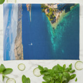 海岸線 |クロアチア、コルクラ島、コルクラ町 キッチンタオル (折り畳み)