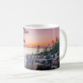 海岸線 | Ravens Nest Acadiaナショナルパークメイン コーヒーマグカップ (正面右)