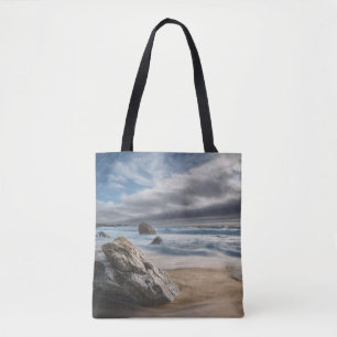 海岸線 Stormy Big Sur,カリフォルニア トートバッグ