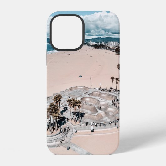 海岸近くのリゾート iPhoneケース (裏面)