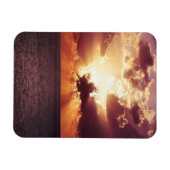 海平線上の曇り夕日 マグネット (横)