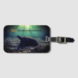 海床にウミガメ ラゲッジタグ