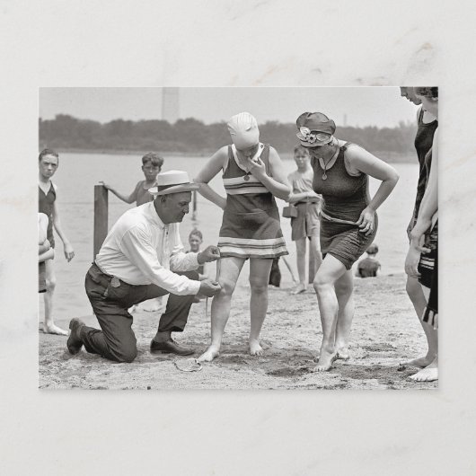 海水浴場の警察官 1922年 昔の写真 ポストカード (正面)