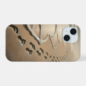 海泡とビーチの足跡 iPhone 15ケース (裏面横)
