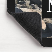 海波と岩の写真イニシャルブラック マウスパッド (コーナー)