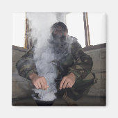 海洋はガス室により多くのCSガスを充填する マグネット (正面)