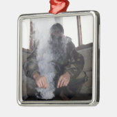 海洋はガス室により多くのCSガスを充填する メタルオーナメント (左)