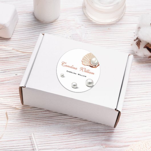 海海の赤ちゃんシャワーの下の小さな真珠 ラウンドシール