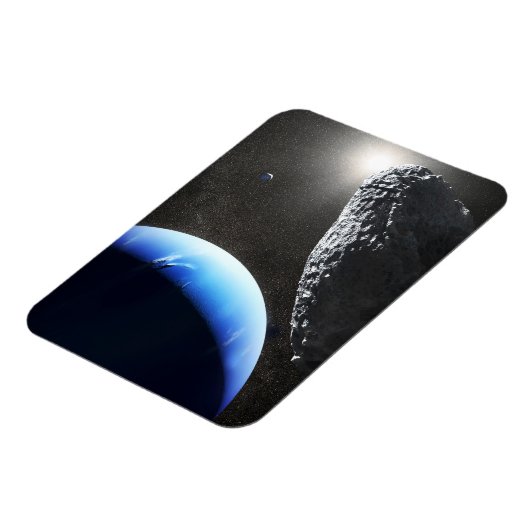 海王星の小さな月のカバ。 マグネット (左側)