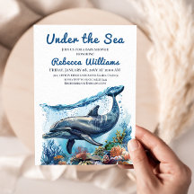 海航海のの赤ちゃんシャワーの下の青い少年