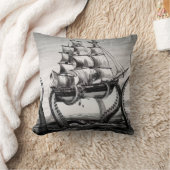 海賊か帆船20"を握るKraken枕 クッション (ブランケット)