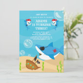 海賊の仲間よ！サメの海賊の海底誕生日 招待状 (スタンド正面)