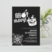 海賊の仲間よ！黒い海賊船のコンパス誕生日 招待状 (スタンド正面)