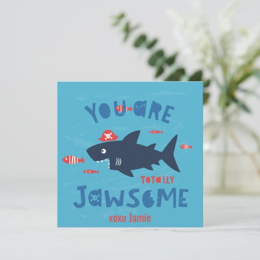 海賊の帽子をかぶったかわいいサメ (スタンド正面)