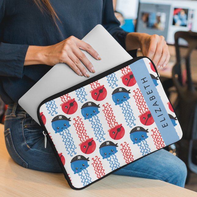 海賊クラゲクラゲ模様お名前 ラップトップスリーブ (クリエイターアップロード済み)