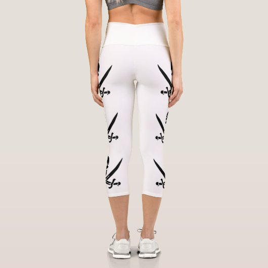 海賊旗のスカルが剣を渡り カプリレギンス (裏面)