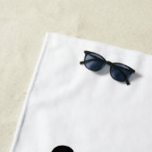 海賊旗のスカルが剣を渡り ビーチタオル (インサイチュ)