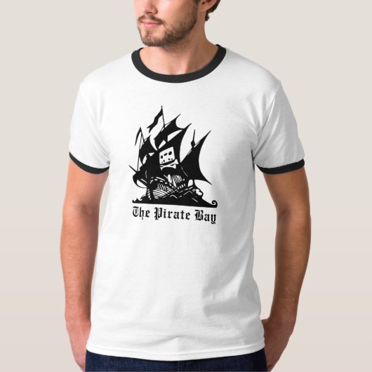 海賊湾の海賊船のロゴ Tシャツ (正面)