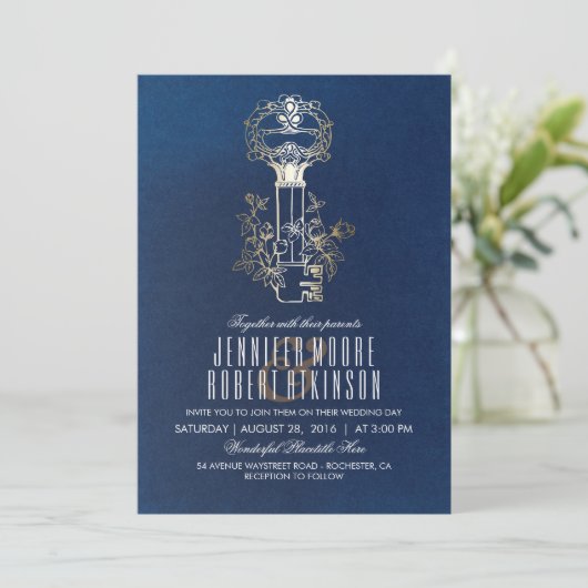 海軍および金ゴールドの合い鍵のヴィンテージの結婚 招待状 (スタンド正面)