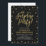 海軍と金ゴールド |アダルト50thサプライズ誕生日パーティー 招待状<br><div class="desc">お祝スタイリッシュ誕生日パーティの招待モダンテンプレートと特別な日。このデザインは、シックな金ゴールドテクスチャード紙吹雪とネイビーの背景を持つ書道を特徴としている。</div>