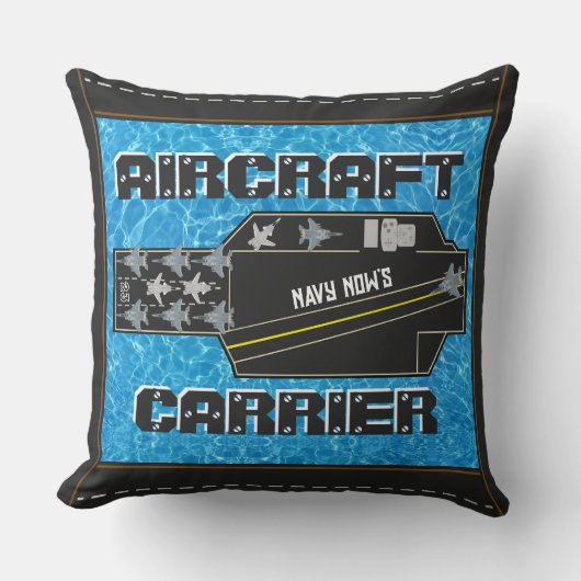 海軍パーソナライズされた現空母 クッション (正面)