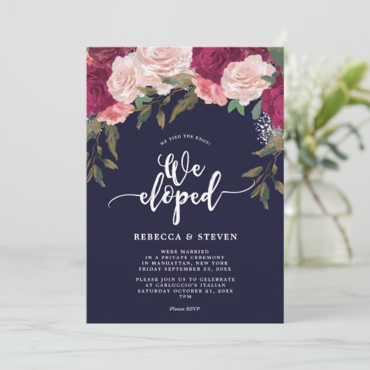 海軍ピンクの花模様のモダン私達は招待駆け落ちしました 招待状 (スタンド正面)