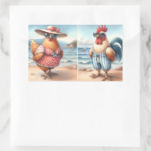 海辺で水着を着た鶏 長方形シール (バッグ)