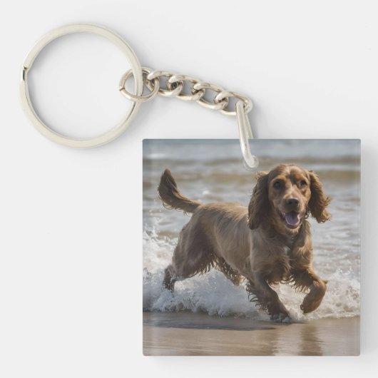 「海辺のおもしろい:海の中遊でのコッカースパニエル犬 キーホルダー (正面)