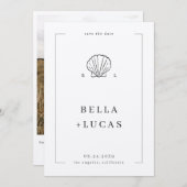 海辺のウェディングにぴったりな航海の殻のモノグラムQRコード結婚式 セーブザデート (正面/裏面)