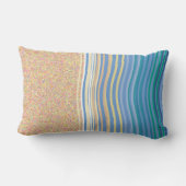 海辺のビーチの休日の砂と波で ランバークッション (裏面)