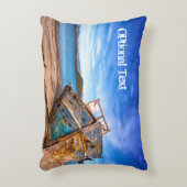 海辺の古青いボート アクセントクッション (正面(垂直))