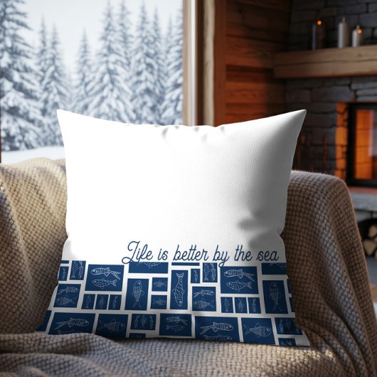 海辺の暮らしは最高 海の魚パターン  クッション