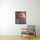 海辺の松林の冬の夕日 タペストリー (インサイチュ)