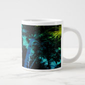 海辺の虹の下のヤシの木 ジャンボコーヒーマグカップ (右)