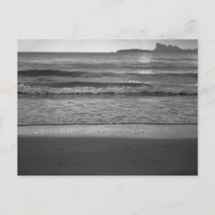 海辺の風景を持つ白黒の写真 ポストカード