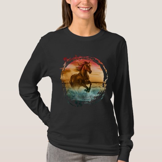 海辺の風景を駆ける馬 Tシャツ (正面)