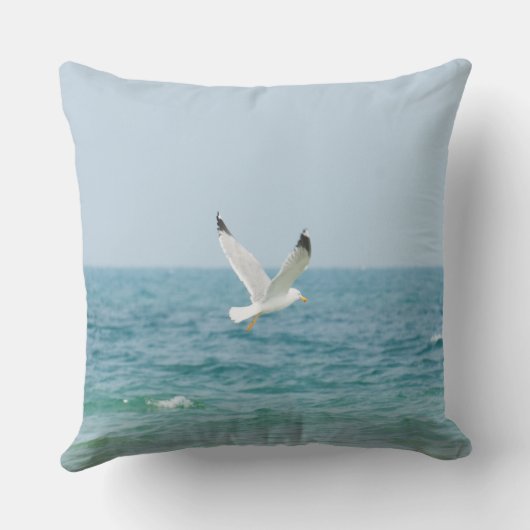 海飛んでいる上のカモメ クッション (裏面)