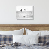 海8x10の上に黒と白の茶色のペリカン キャンバスプリント (インサイチュ (寝室))