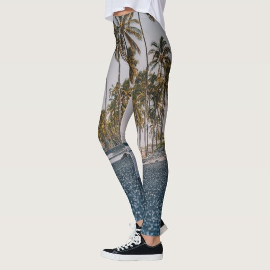 海 レギンス (左)