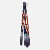 消えゆく誇り 忘れられない煙と引き裂かれた国旗 ネクタイ (裏面)