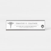 消化器科パーソナライズされた黒 デスクネームプレート (正面)