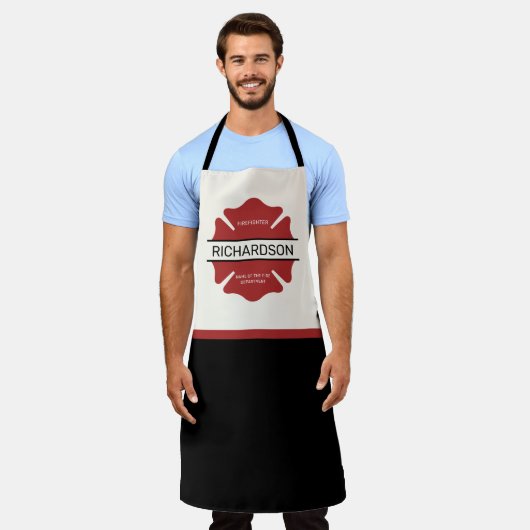 消防パーソナライズされた士の赤いロゴ記号 エプロン (着用した状態)