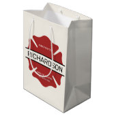 消防パーソナライズされた士の赤いロゴ記号 ミディアムペーパーバッグ (裏面アングル)