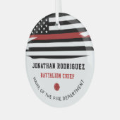 消防パーソナライズされた士消防署薄赤線 ガラスオーナメント (正面左)