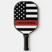 消防パーソナライズされた軍旗（薄い赤線） ピックルボールラケット (正面)