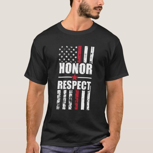 消防士がアメリカ赤線愛国者を尊敬 Tシャツ (正面)