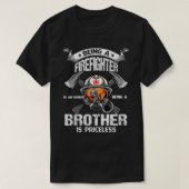 消防士であることは、BROTHERであることの名誉である Tシャツ (デザイン正面)