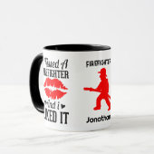 消防士にキスして気に入っおもしろいた マグカップ (正面左)